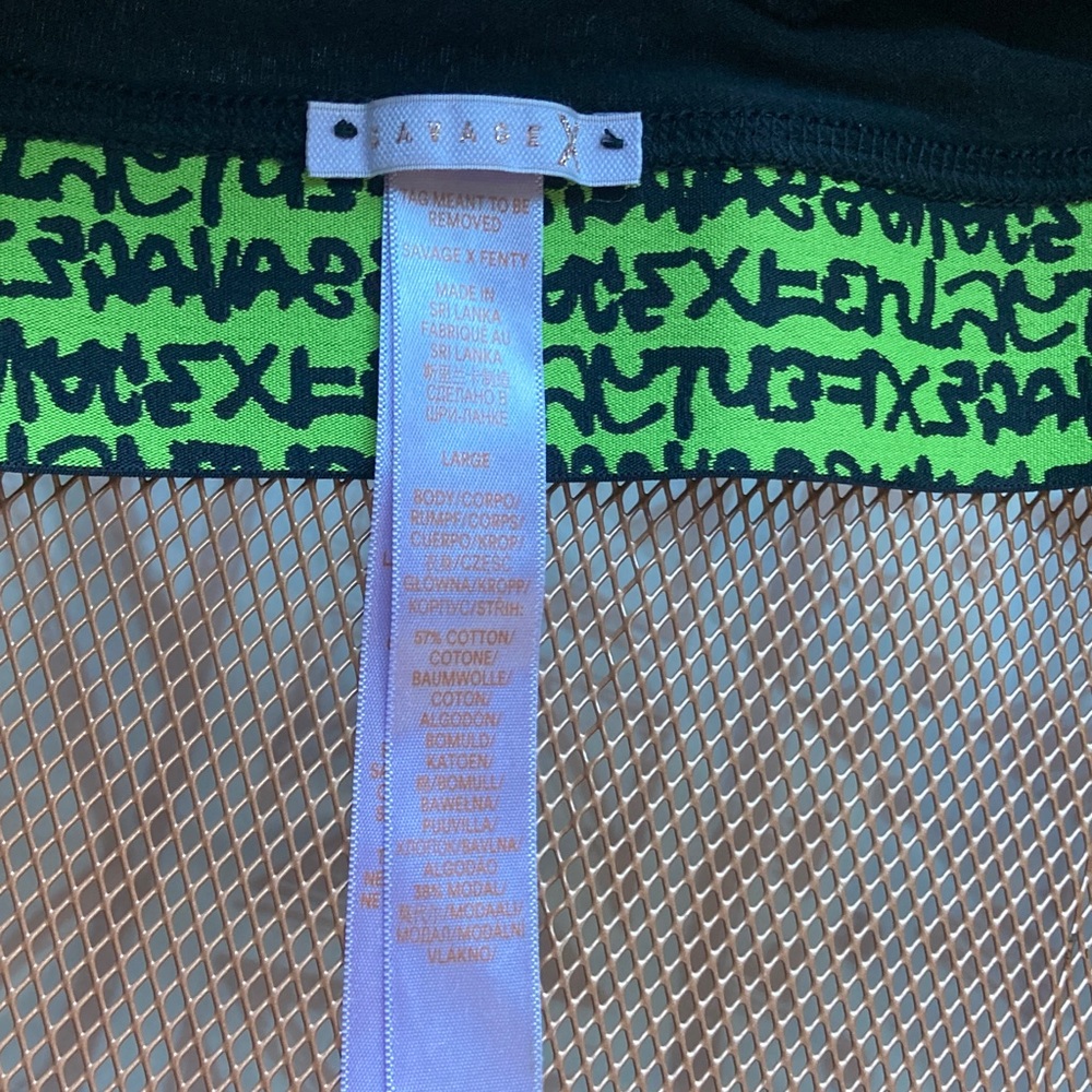 SAVAGE X FENTY Black and Green Sports Bra! - Picture 2 of 4